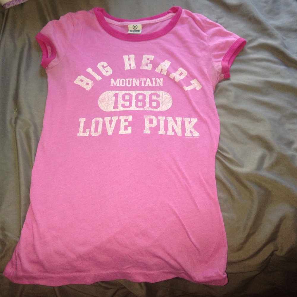 Vs pink shirt