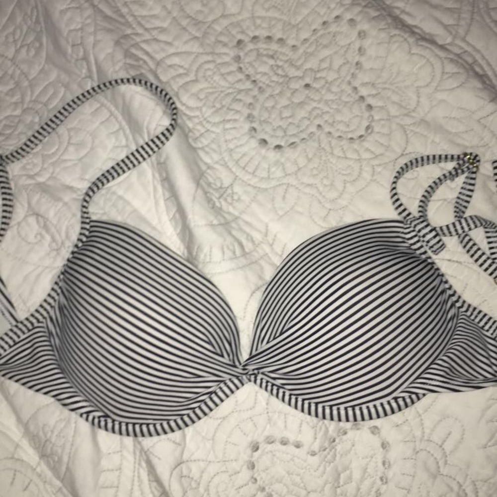 Striped target top