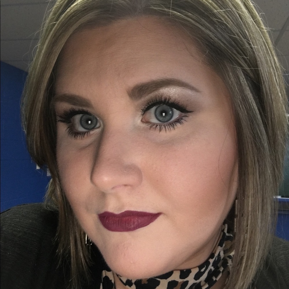 Meet your Posher, Alyssa