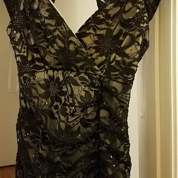 ⤵️Reduced! Gorgeous Black Lace Formal Evening Gown - Picture 3 of 6
