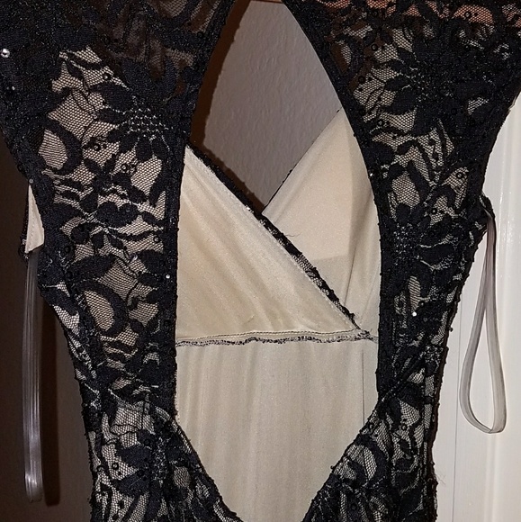⤵️Reduced! Gorgeous Black Lace Formal Evening Gown - Picture 5 of 6
