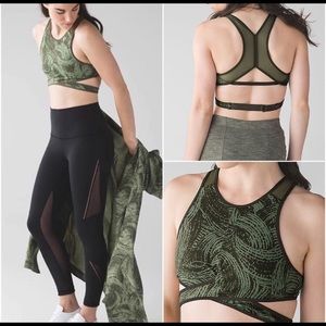 ISO ISO ISO THIS!! Size 8 or 10.