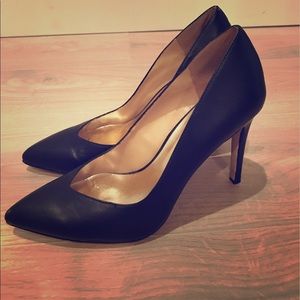 Banana Republic Women's Black Pumps Size 10