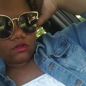 Meet your Posher, Jalisa