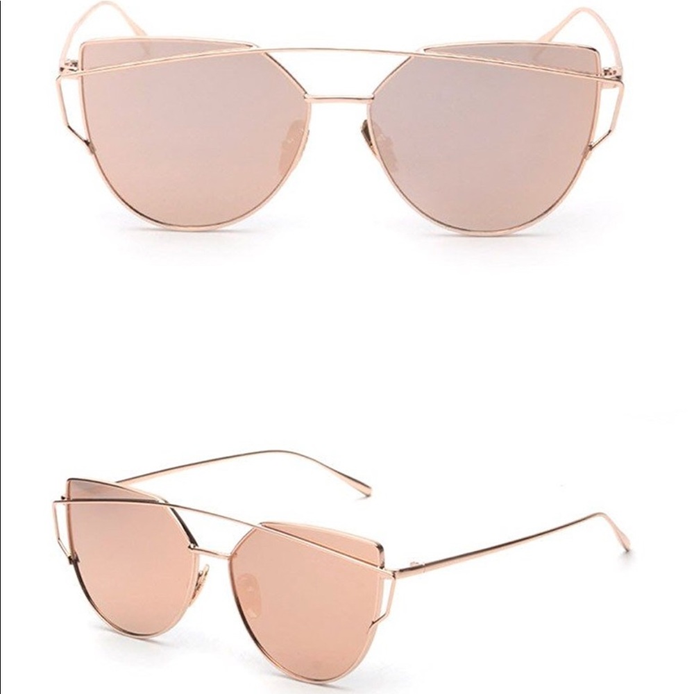 2 pair of sunglasses. Sale 🎉