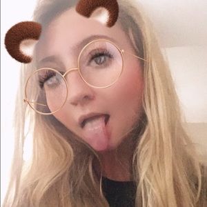 Hi I'm Brigitte! I'm just trying to make some $