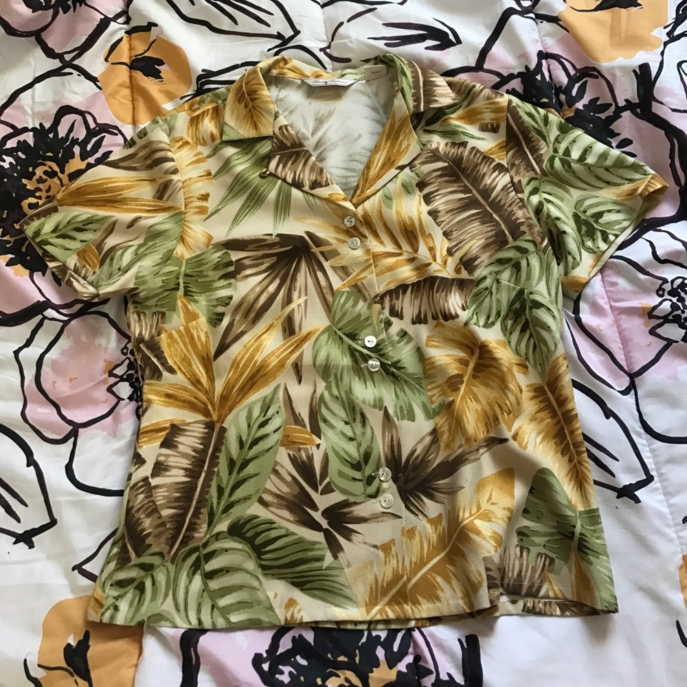 TOMMY BAHAMA BUTTON UP SUMMER SHIRT☀️