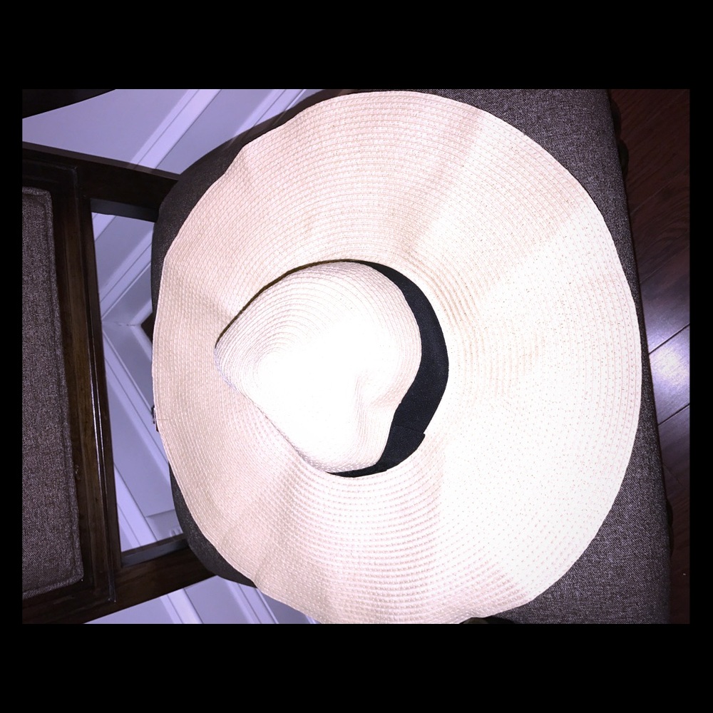 Brand new big brim sun hat!