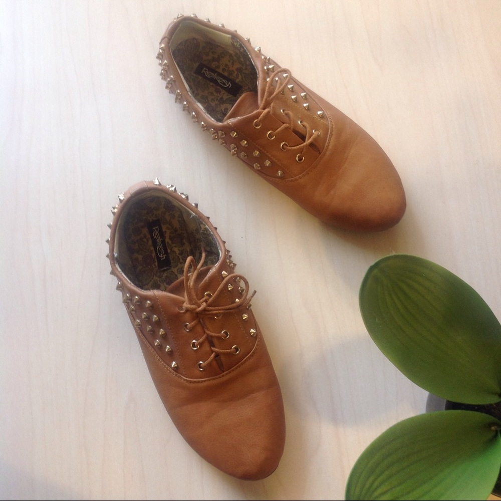 Studded Brown/Tan Shoes | Refresh