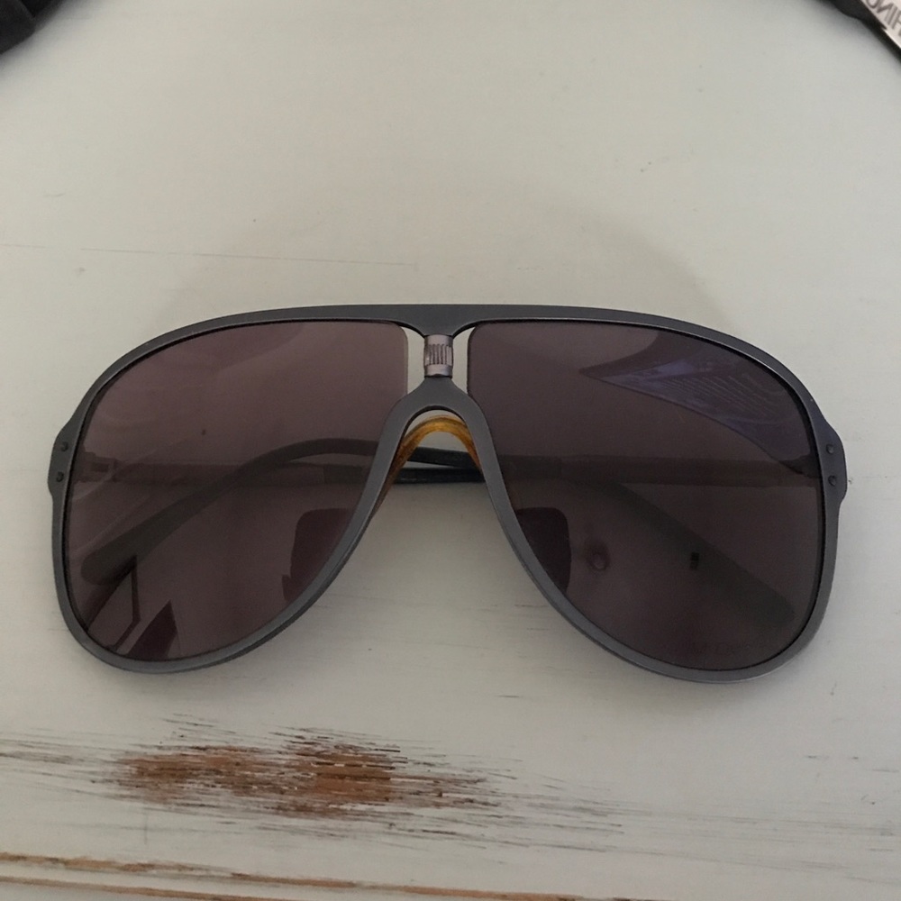 BMW vintage aviator sunglasses. (M-Design)