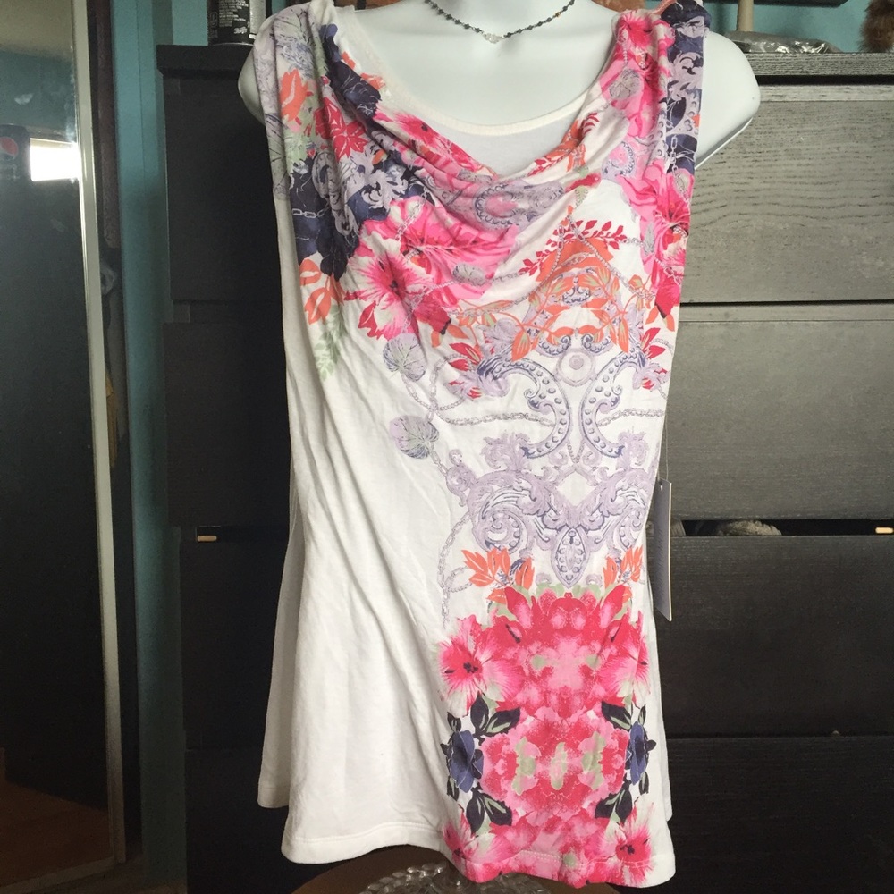 ✨NWT✨Jennifer Lopez Rayon Top from Kohls