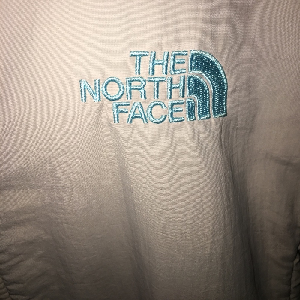 North face - Picture 3 of 4