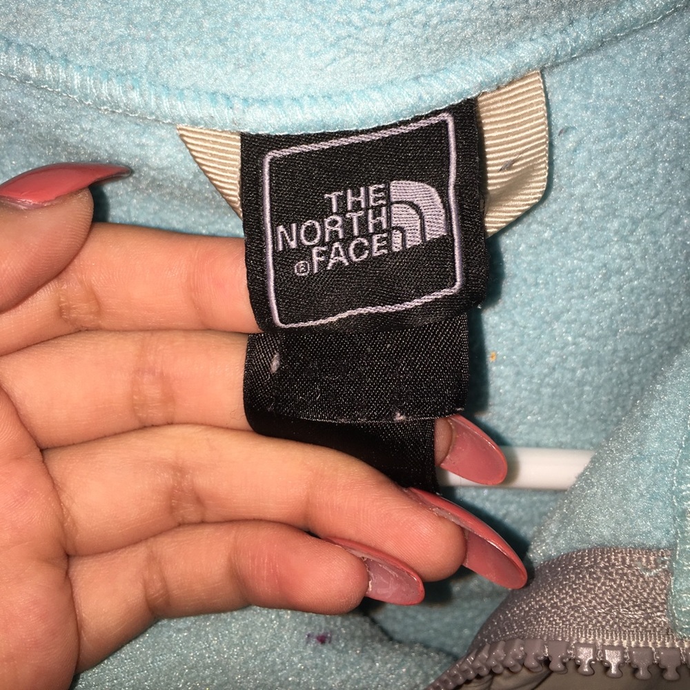 North face - Picture 4 of 4