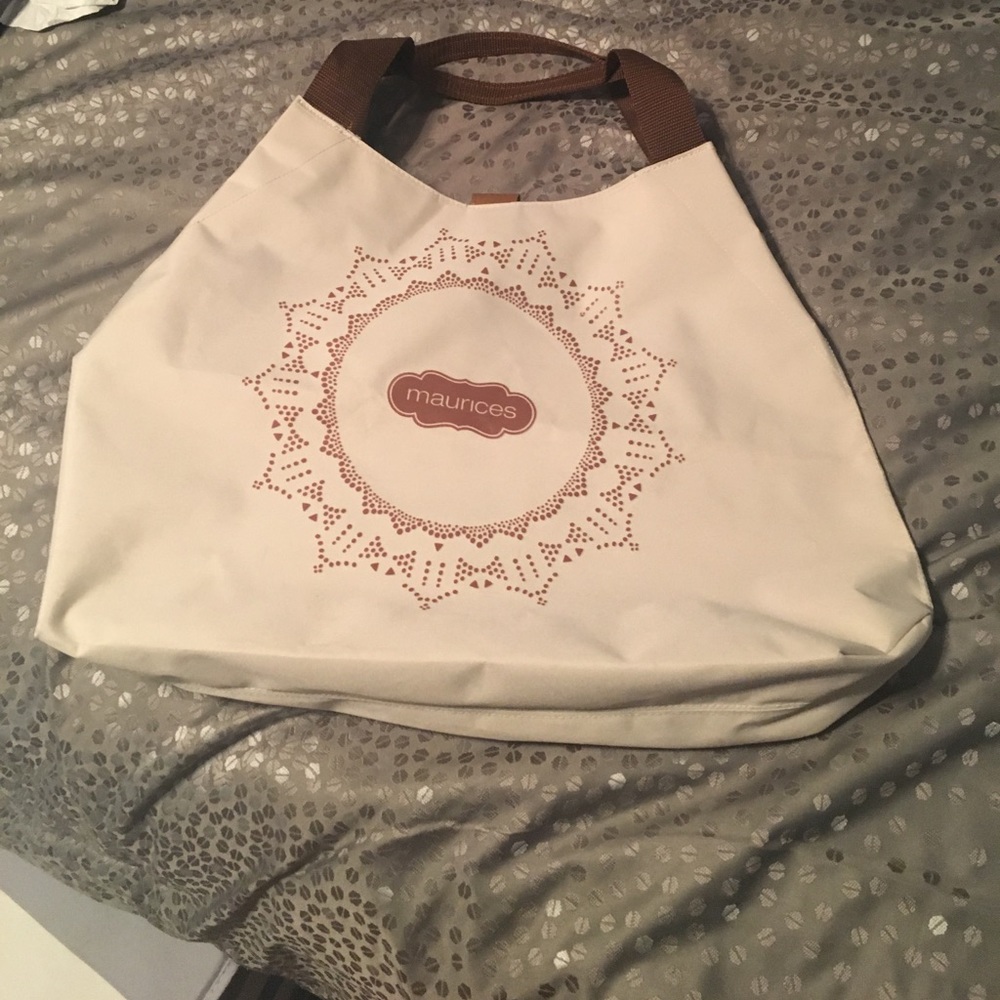 Maurices travel bag