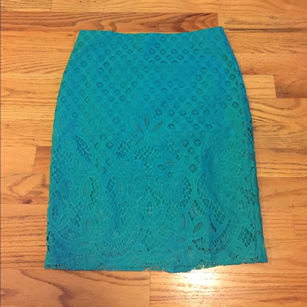 Turquoise lace overlay pencil skirt NWT.