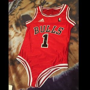 Bulls red budysuit