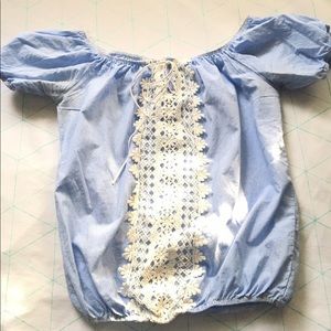 Beautiful off the shoulders shirt made inColombia