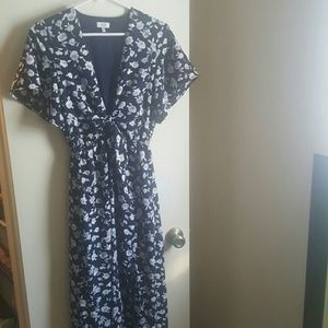 Blue floral maxi dress w front tie