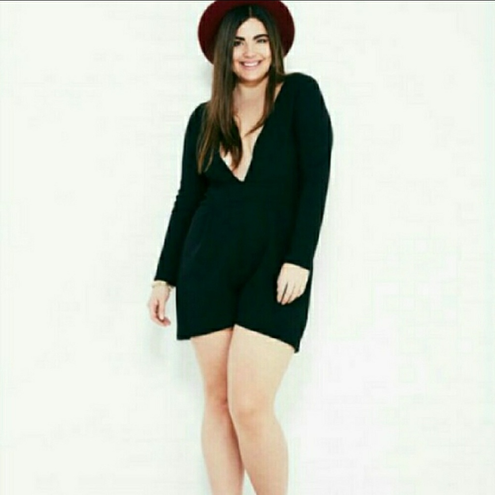 ❤SALE ❤NWT Wet Seal Plus Size Low Plunge Romper
