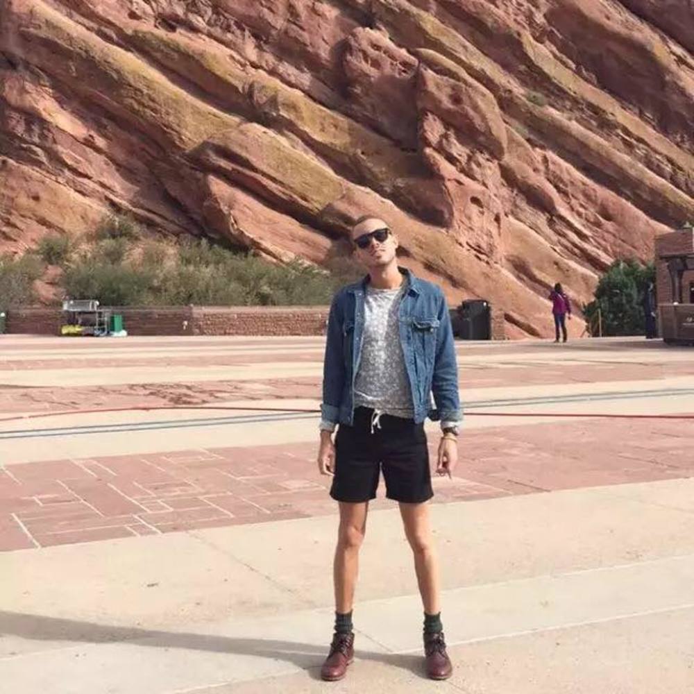 Meet your Posher, Dominic