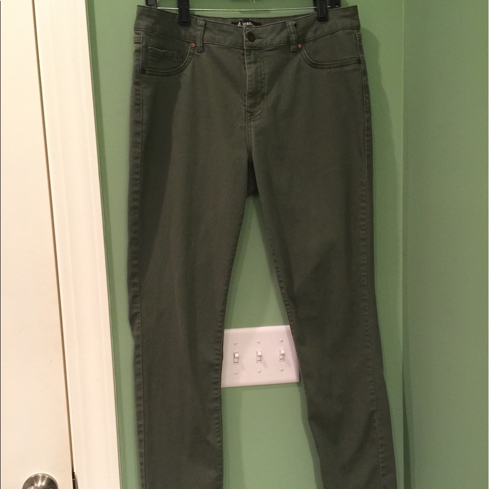 D. Jeans olive skinnies