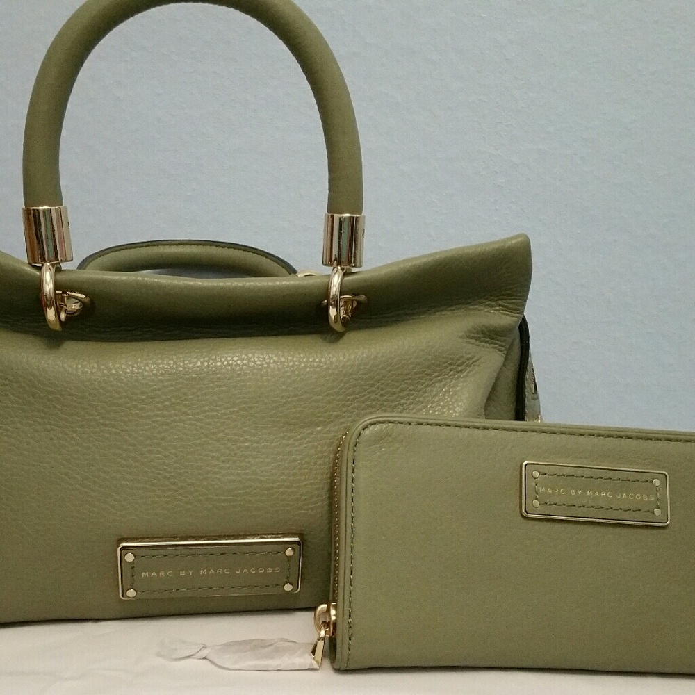 SOLD - Marc Jacobs Too Hot To Handle - Rare green