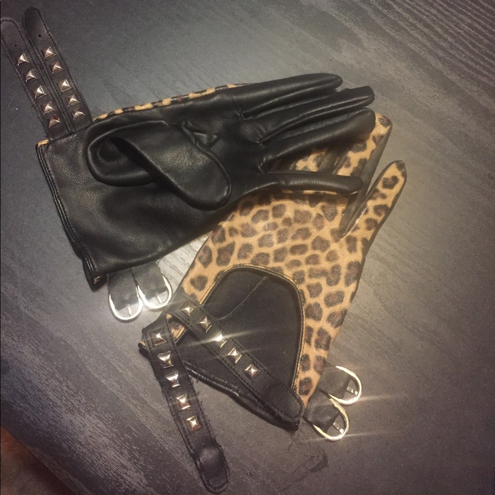 Genuine Leather Black & Leopard Print Gloves