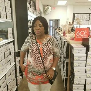 Meet your Posher, Folasade