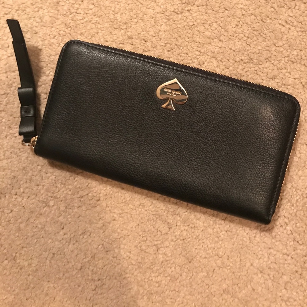 NWOT Kate Spade zip around wallet