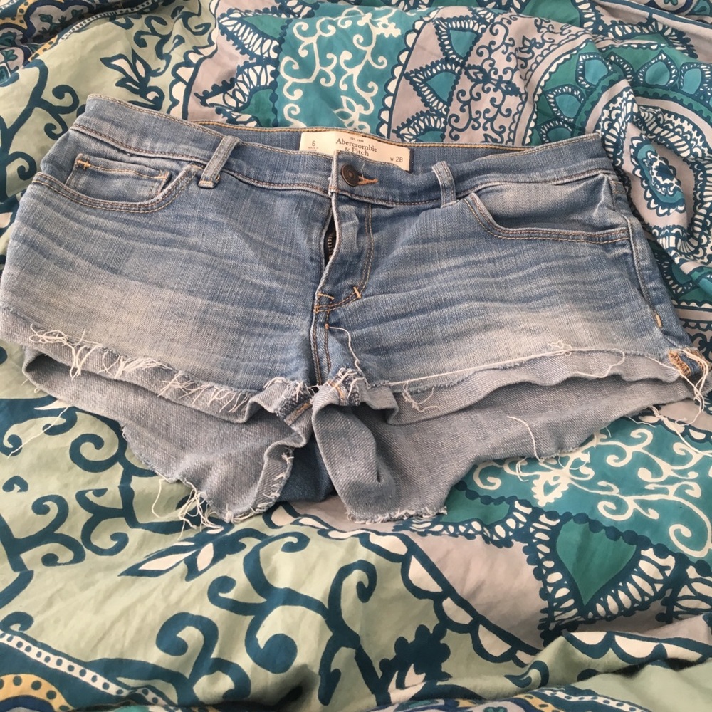 Abercrombie & Fitch light wash shorts