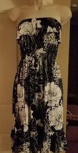 DISCOUNTED! ANA tube black and white floral dress