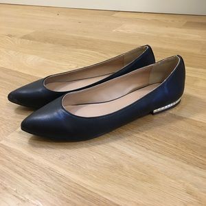 Upper cute black flats with gold details