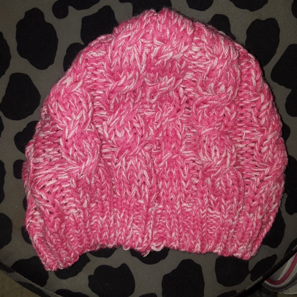 π₯SALEπ₯ ππ§£ PINK & WHITE WOOL Knit Cap Hat π§£π - Picture 2 of 4