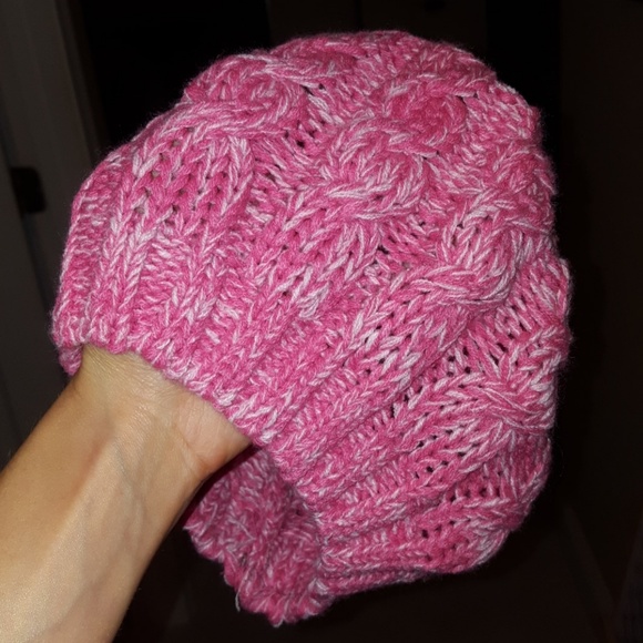 π₯SALEπ₯ ππ§£ PINK & WHITE WOOL Knit Cap Hat π§£π - Picture 3 of 4