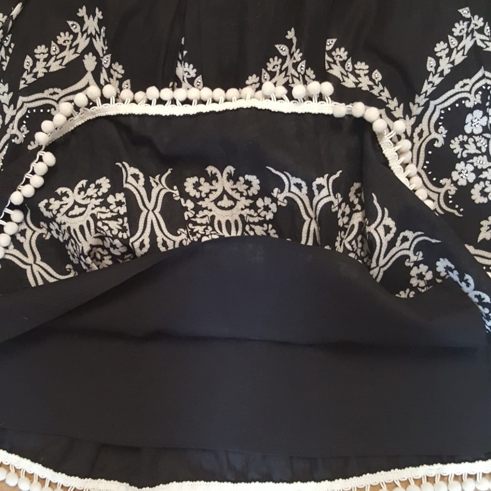 Skirt - Picture 2 of 3