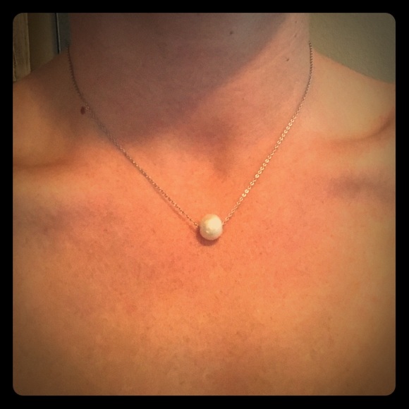Pearl Necklace - Picture 1 of 2