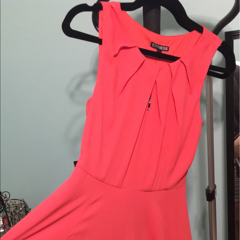 Coral dress size 4. Brand new with tags