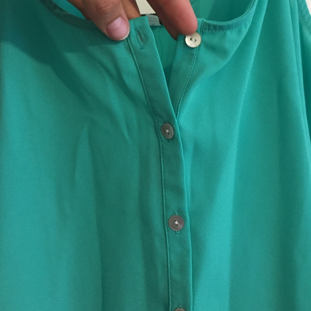 Pretty emerald top - Picture 3 of 3