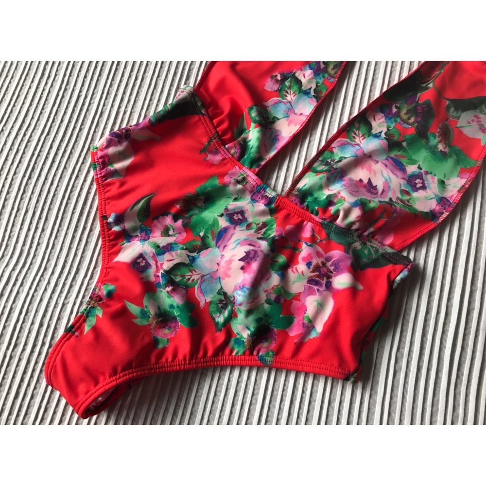 🔥MONTCE SWIM RED FLORAL 1PIECE🔥NWT🔥