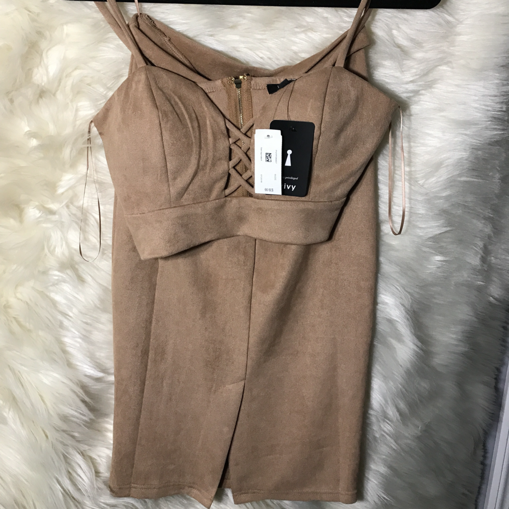 Tan Set