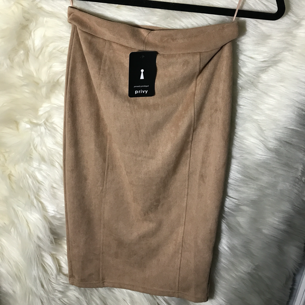 Tan Set - Picture 2 of 4