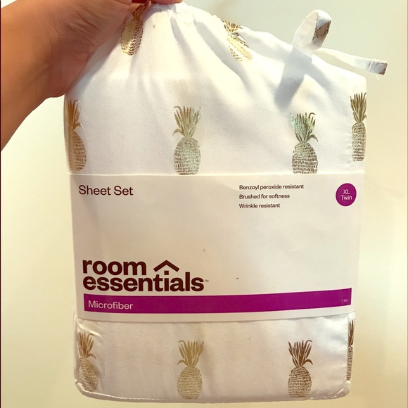 room essentials other twin xl pineapple gold foil sheet set poshmark room essentials twin xl sheets