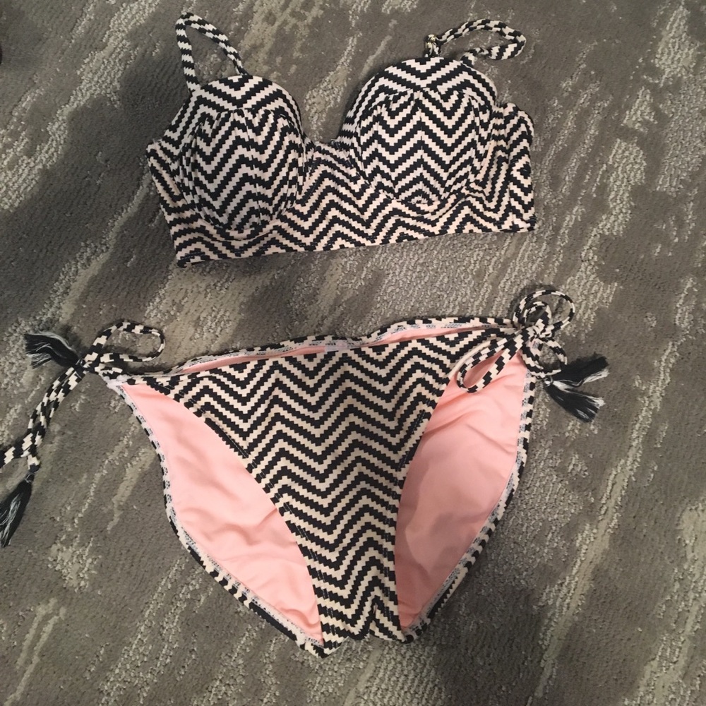 chevron bikini-black and cream