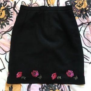PETITE SOPHISTICATE BLACK FLORAL SKIRT 🌺