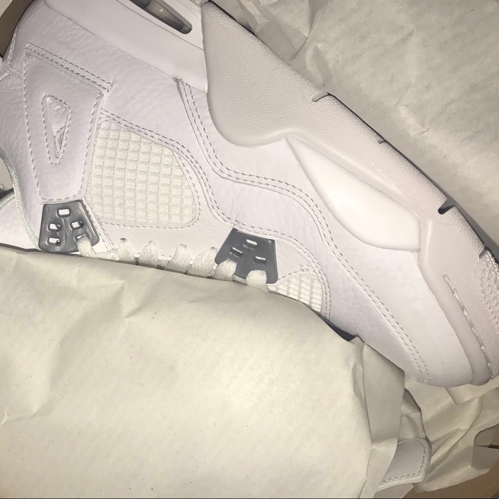Jordan 4,