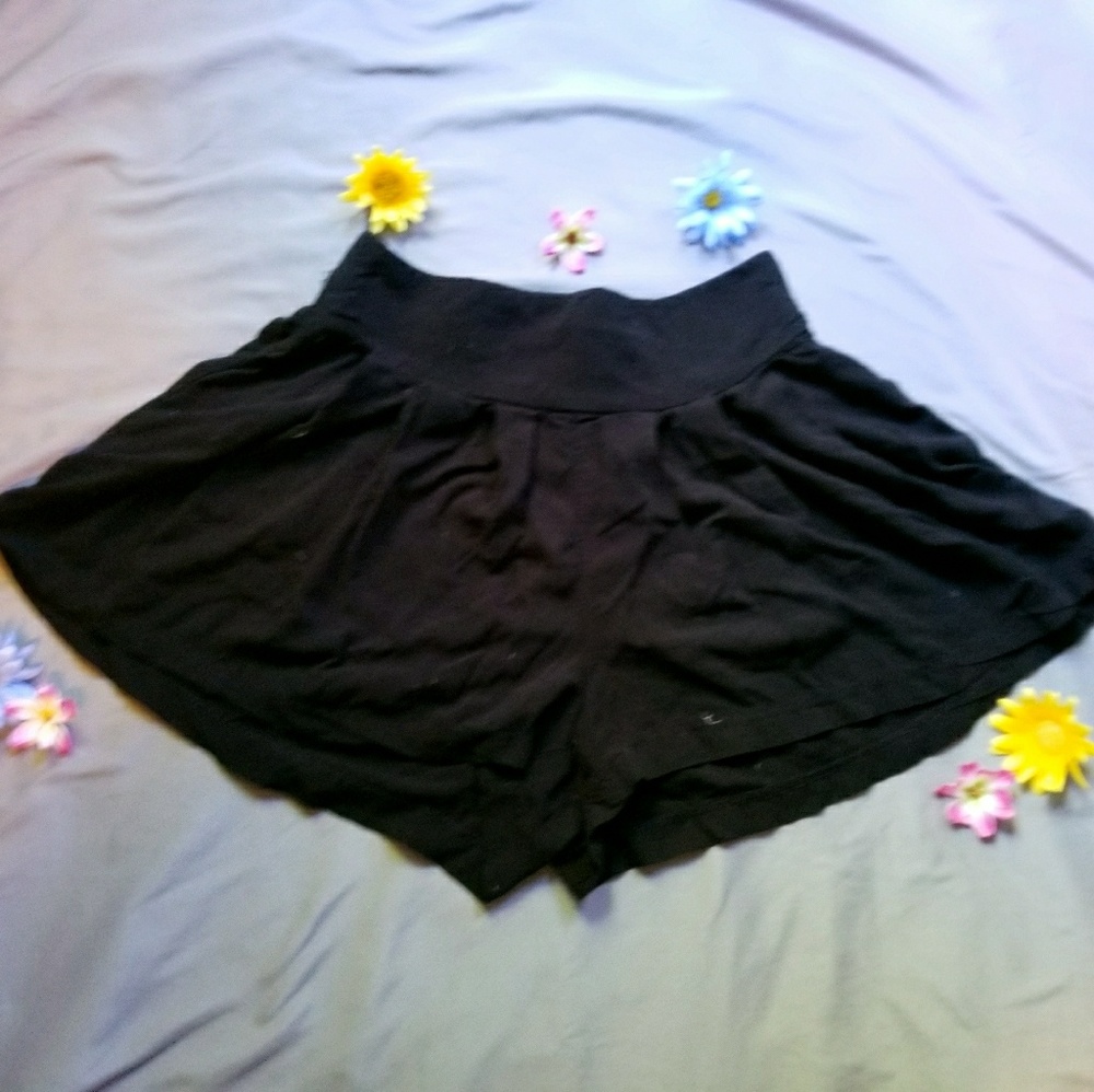 🖤Flowy Black Shorts🖤