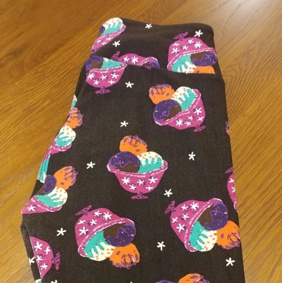 LuLaRoe Other - Gently used LLR ice cream scoops OS leggings
