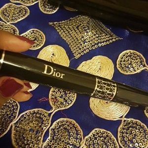 Dior black mascara 090 pro black