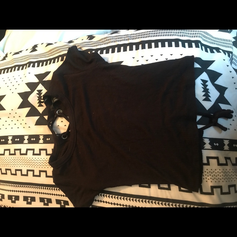 Black crop top