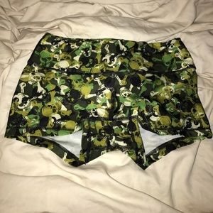 FLEO green skull Small workout shorts